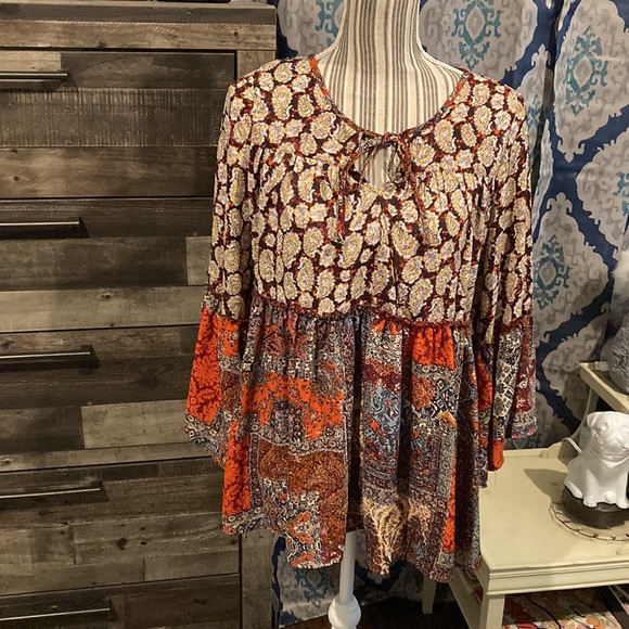 Olive Hill Tops - Olive Hill Flowing Blouse w/lots of patterns/prints-Size Medium